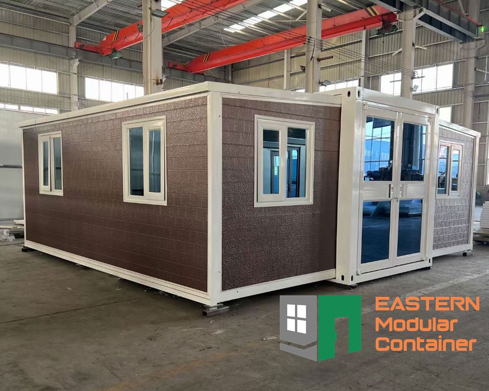 expandable container house4 The mobile expandable container house for living